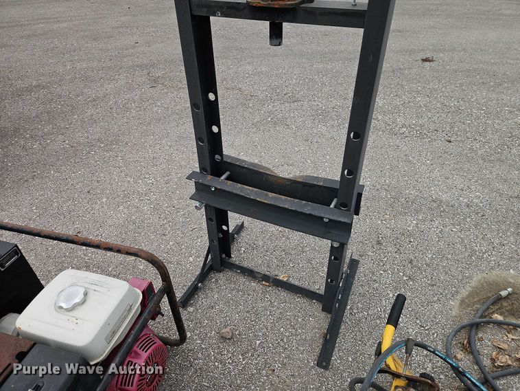 image for item EB8379 Tools