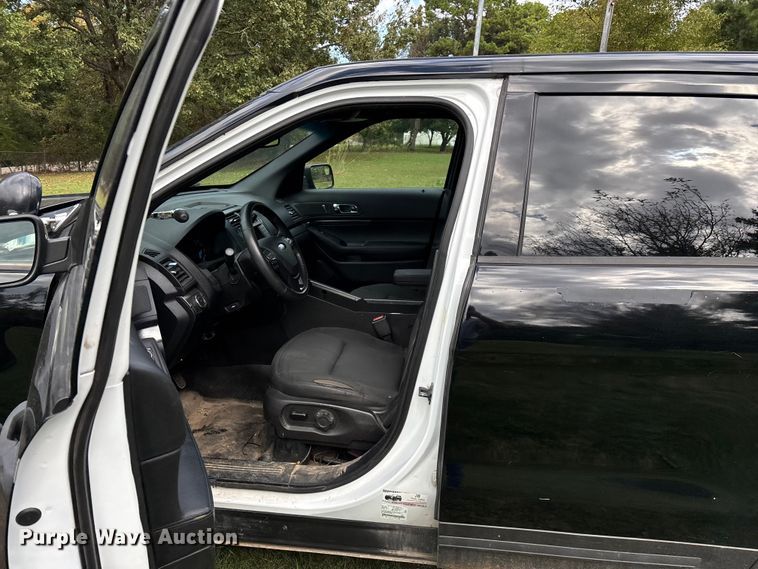 image for item ED2272 2019 Ford Explorer Police Interceptor SUV