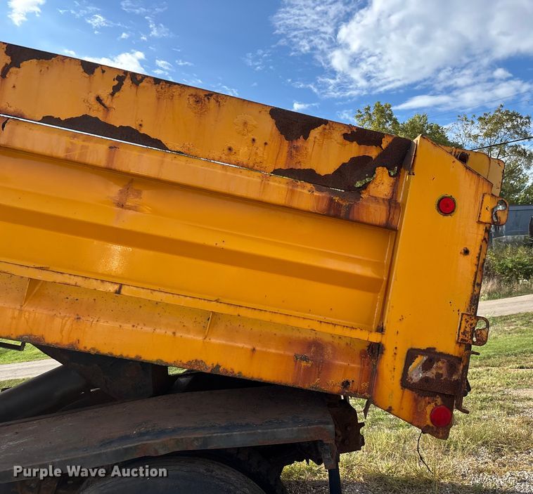 image for item ED2281 1996 International 4900 dump truck