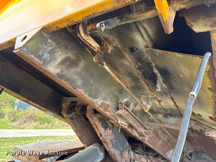 image for item ED2281 1996 International 4900 dump truck