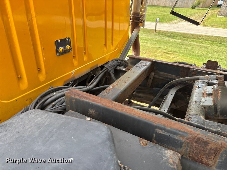 image for item ED2281 1996 International 4900 dump truck