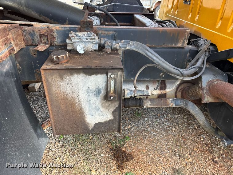 image for item ED2281 1996 International 4900 dump truck