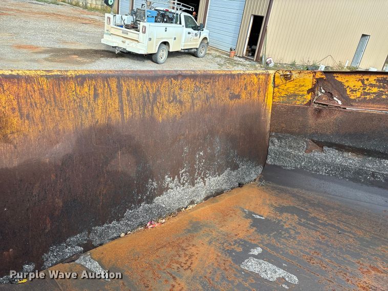 image for item ED2281 1996 International 4900 dump truck