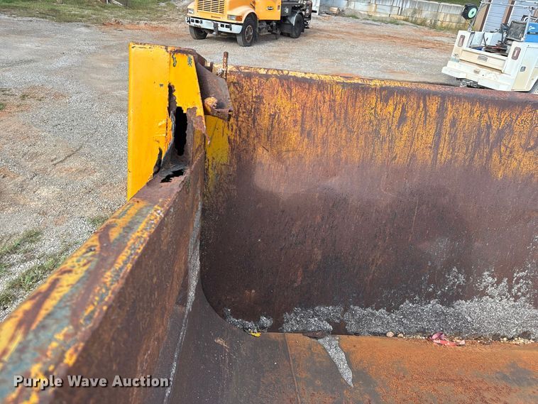 image for item ED2281 1996 International 4900 dump truck