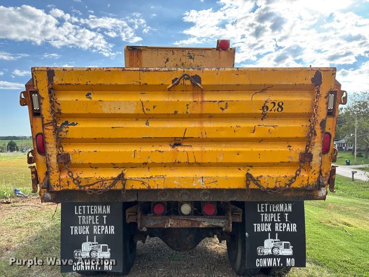 image for item ED2281 1996 International 4900 dump truck