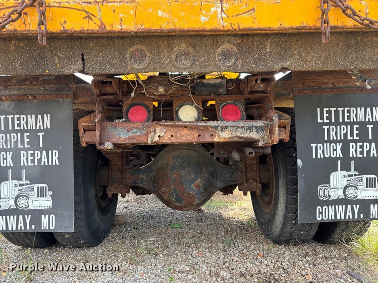 image for item ED2281 1996 International 4900 dump truck