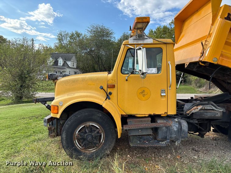 image for item ED2281 1996 International 4900 dump truck