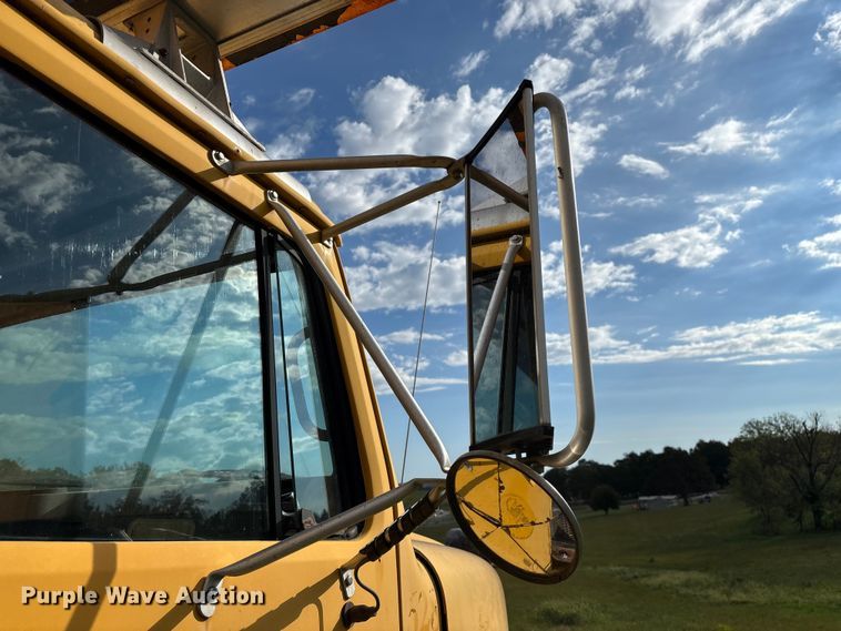 image for item ED2281 1996 International 4900 dump truck