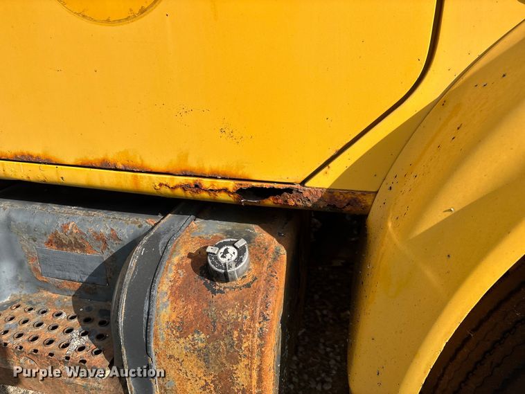 image for item ED2281 1996 International 4900 dump truck