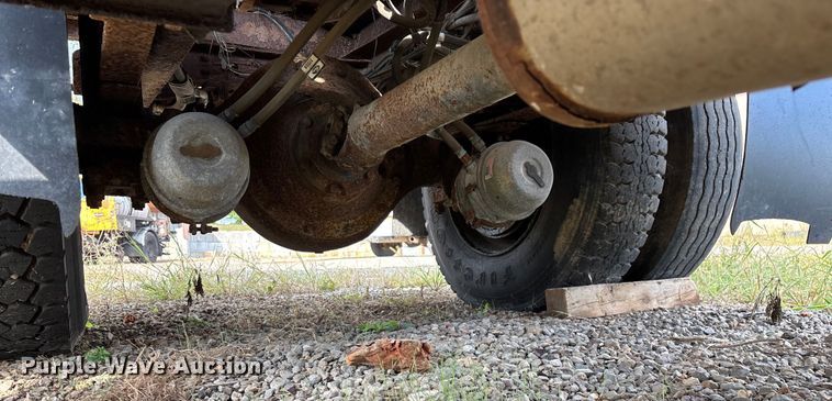 image for item ED2281 1996 International 4900 dump truck