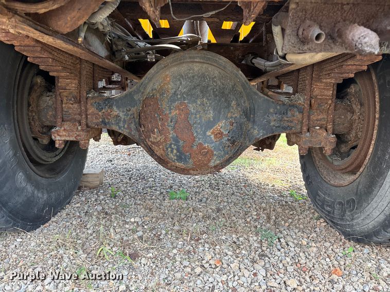 image for item ED2281 1996 International 4900 dump truck