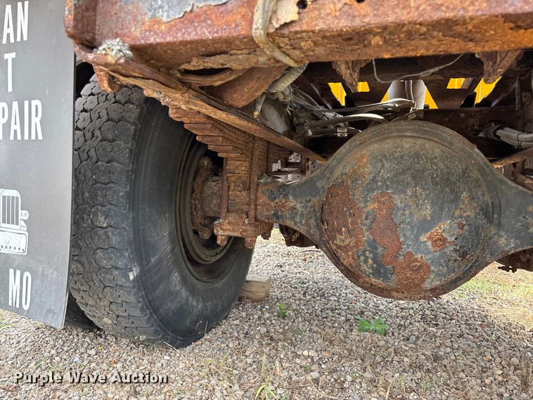 image for item ED2281 1996 International 4900 dump truck