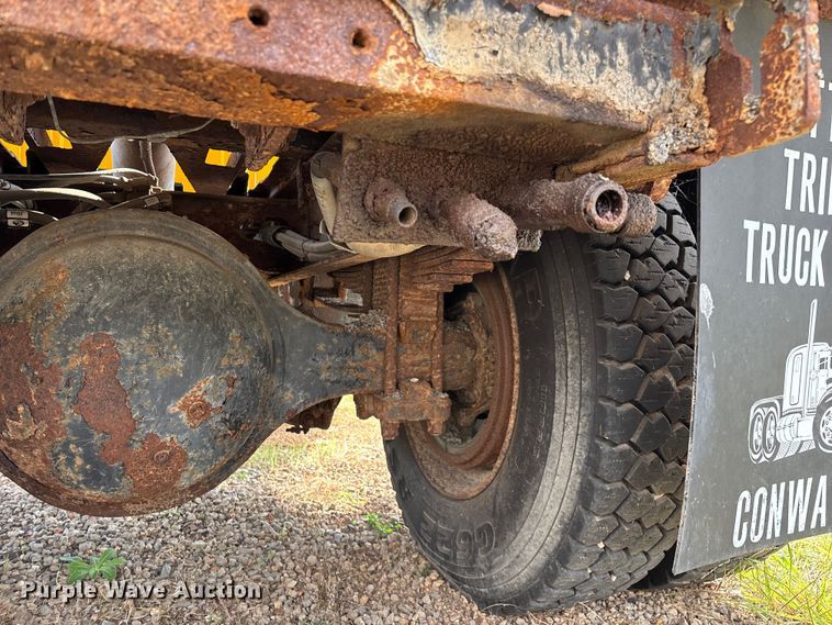 image for item ED2281 1996 International 4900 dump truck