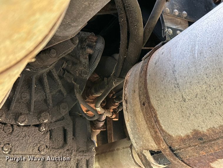 image for item ED2281 1996 International 4900 dump truck