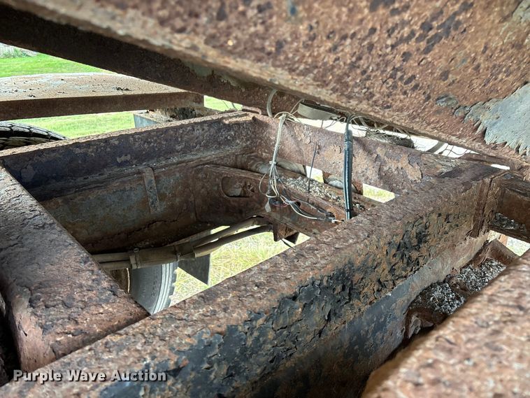 image for item ED2281 1996 International 4900 dump truck