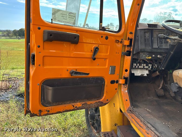 image for item ED2281 1996 International 4900 dump truck