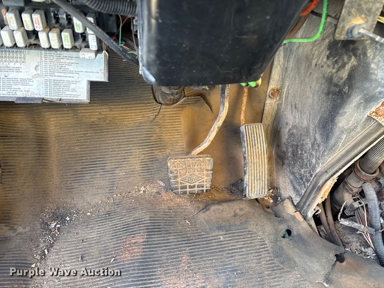 image for item ED2281 1996 International 4900 dump truck