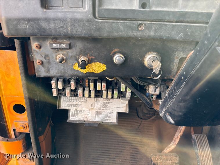 image for item ED2281 1996 International 4900 dump truck