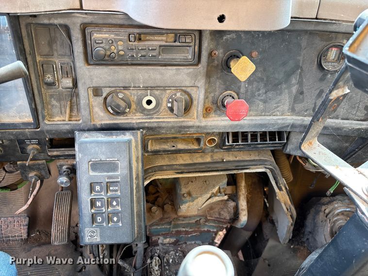 image for item ED2281 1996 International 4900 dump truck