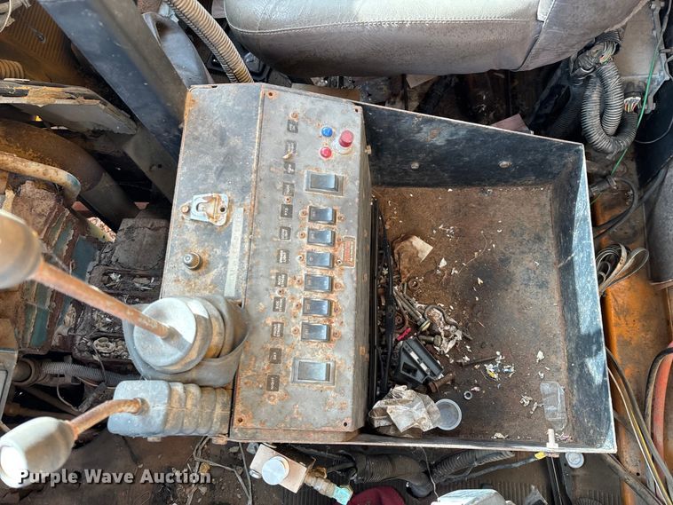 image for item ED2281 1996 International 4900 dump truck