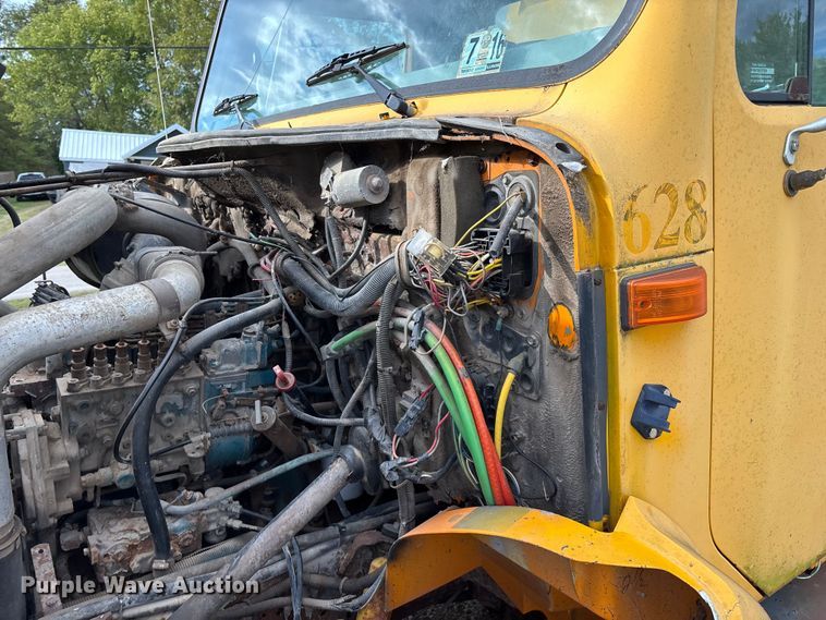 image for item ED2281 1996 International 4900 dump truck