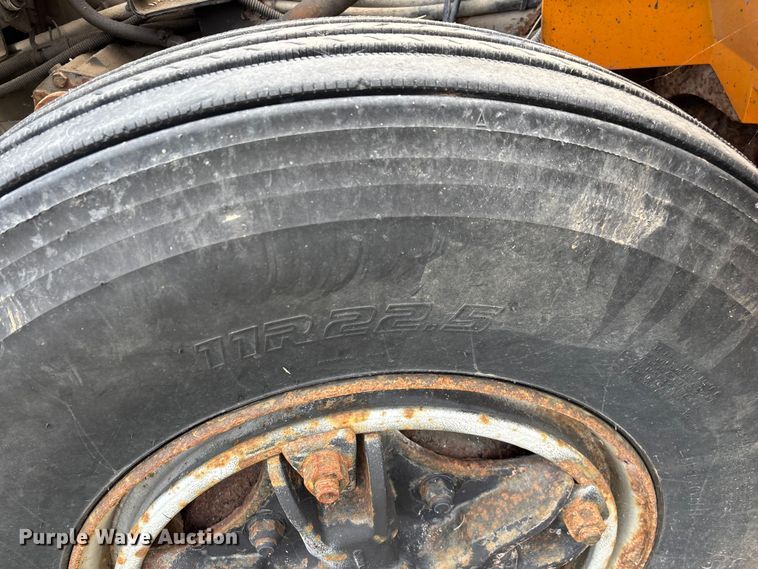 image for item ED2281 1996 International 4900 dump truck