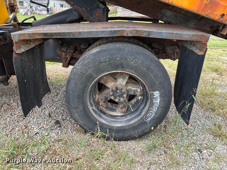 image for item ED2281 1996 International 4900 dump truck