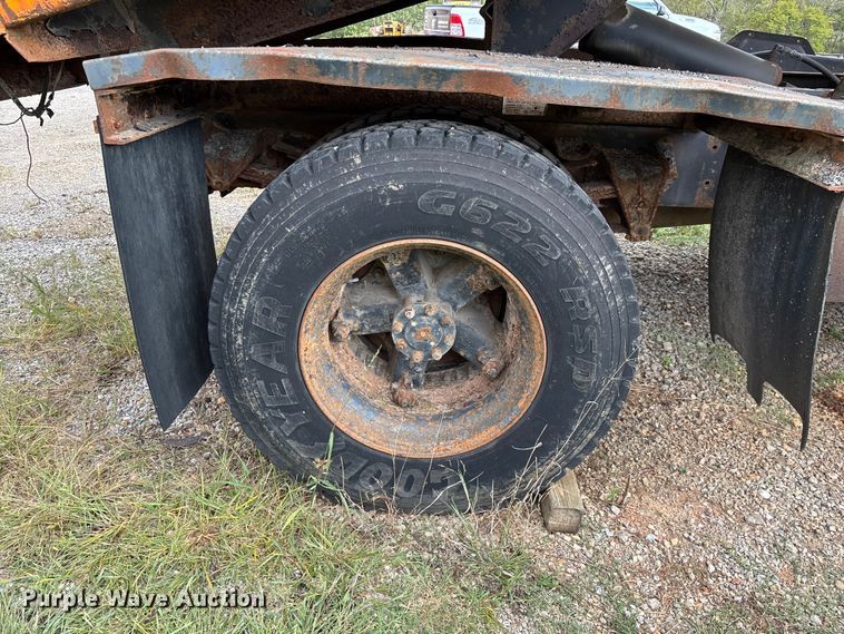 image for item ED2281 1996 International 4900 dump truck