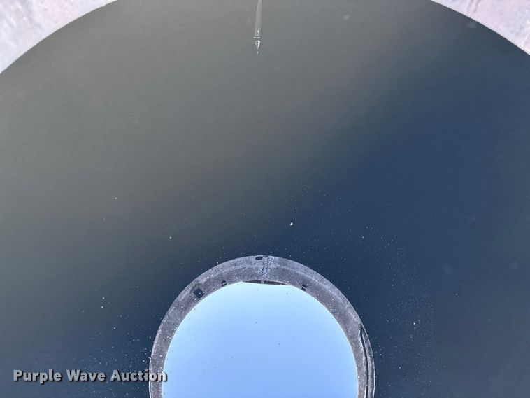 image for item ED2282 1990 International 4900 oil distributor truck