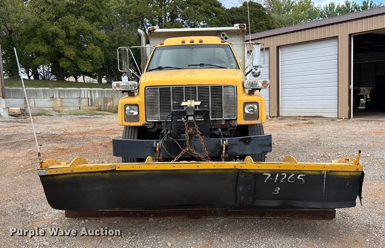 image for item ED2283 2002 Chevrolet C8500 dump truck