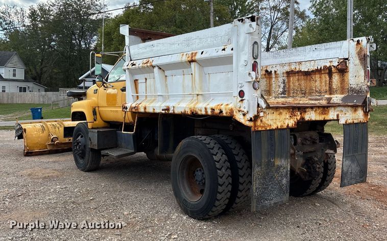 image for item ED2283 2002 Chevrolet C8500 dump truck