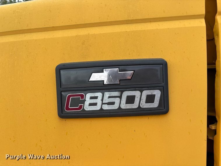 image for item ED2283 2002 Chevrolet C8500 dump truck