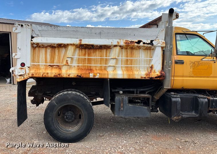image for item ED2283 2002 Chevrolet C8500 dump truck