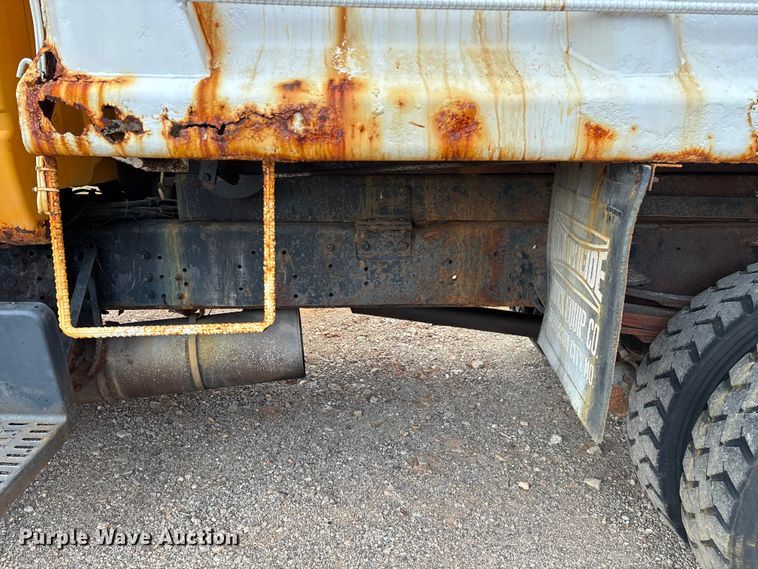 image for item ED2283 2002 Chevrolet C8500 dump truck