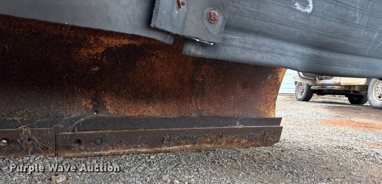 image for item ED2283 2002 Chevrolet C8500 dump truck