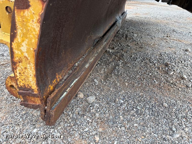 image for item ED2283 2002 Chevrolet C8500 dump truck