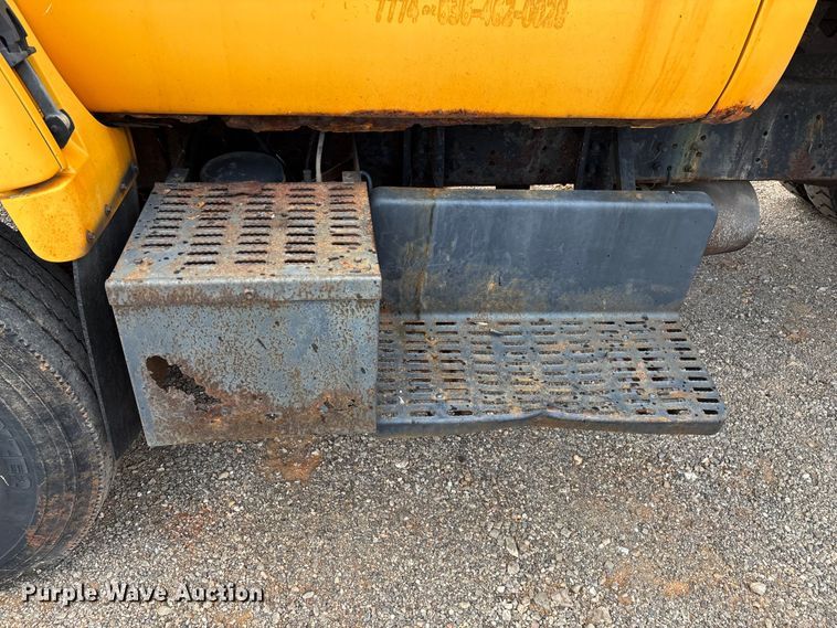 image for item ED2283 2002 Chevrolet C8500 dump truck