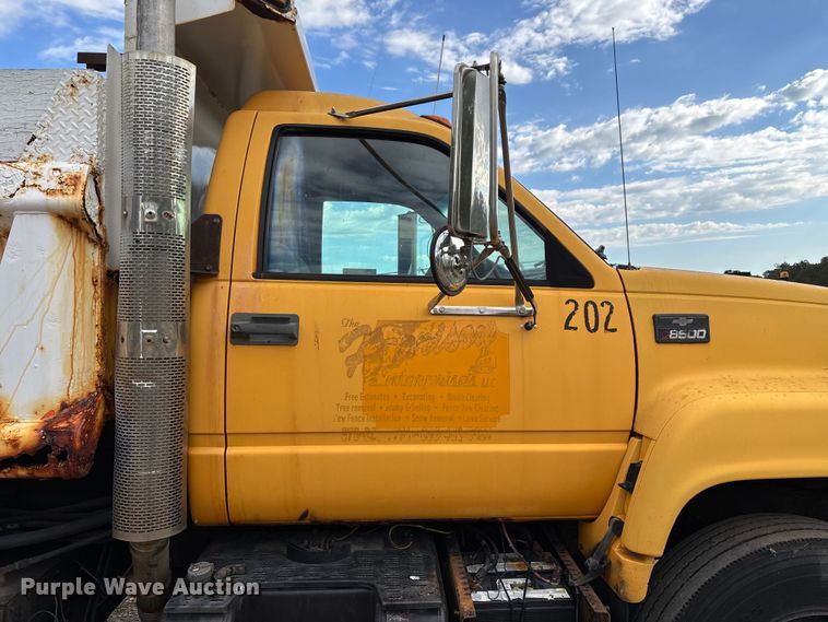 image for item ED2283 2002 Chevrolet C8500 dump truck
