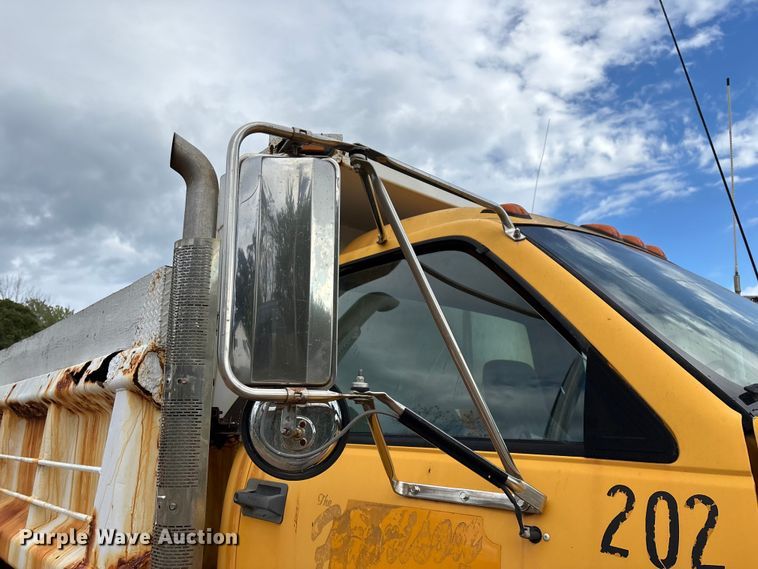 image for item ED2283 2002 Chevrolet C8500 dump truck