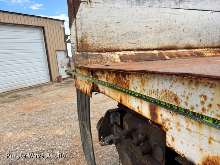 image for item ED2283 2002 Chevrolet C8500 dump truck