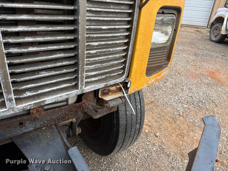 image for item ED2283 2002 Chevrolet C8500 dump truck