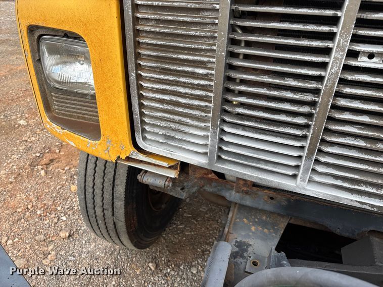 image for item ED2283 2002 Chevrolet C8500 dump truck