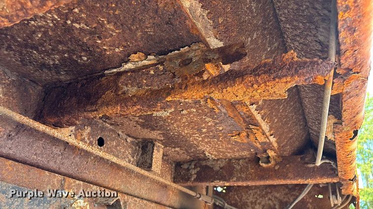 image for item ED2283 2002 Chevrolet C8500 dump truck