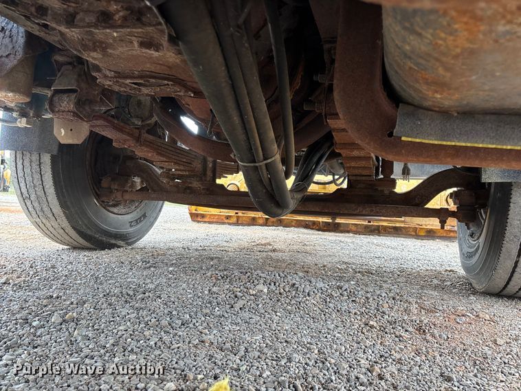 image for item ED2283 2002 Chevrolet C8500 dump truck