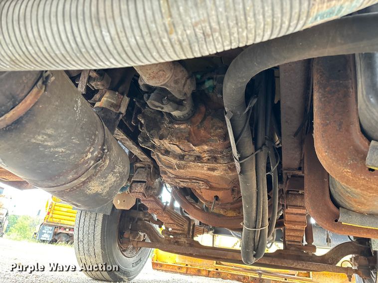 image for item ED2283 2002 Chevrolet C8500 dump truck