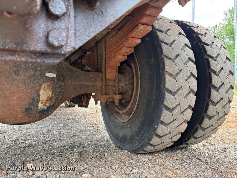 image for item ED2283 2002 Chevrolet C8500 dump truck