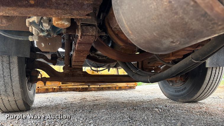 image for item ED2283 2002 Chevrolet C8500 dump truck