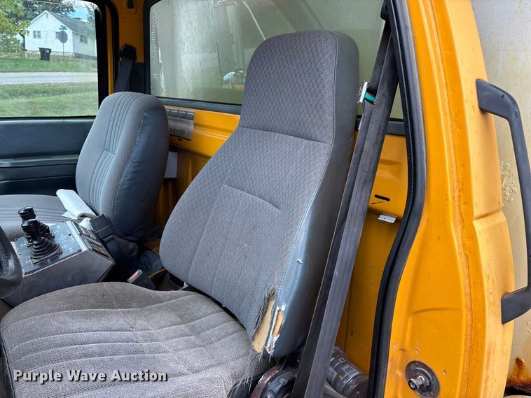 image for item ED2283 2002 Chevrolet C8500 dump truck