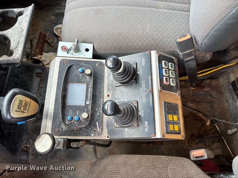 image for item ED2283 2002 Chevrolet C8500 dump truck