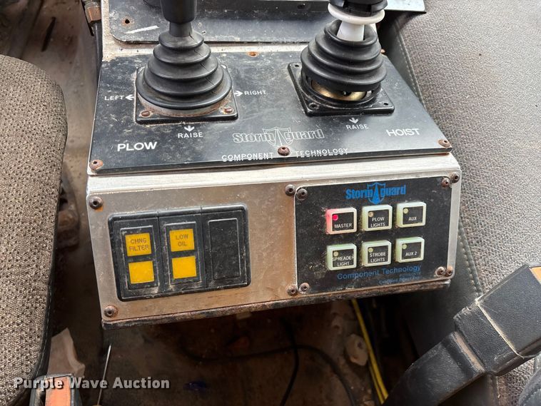 image for item ED2283 2002 Chevrolet C8500 dump truck